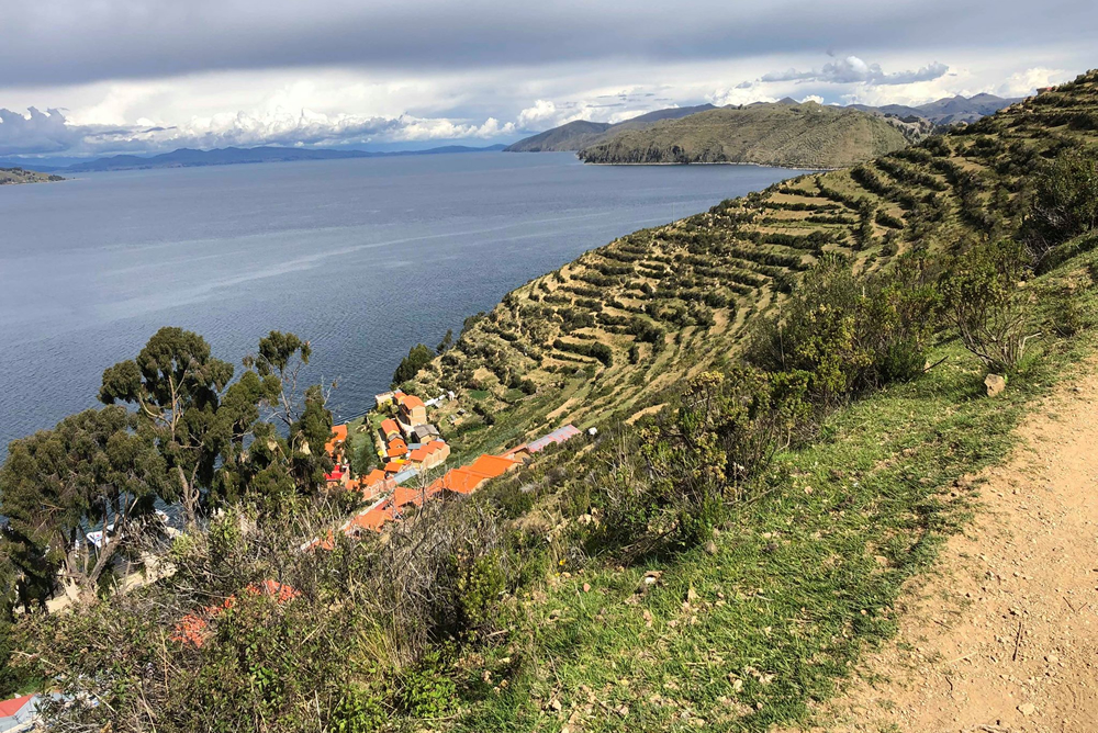 旅と手しごと ボリビア チチカカ湖 チョリータさん愛用のニットポーチと太陽の島 Isla Del Sol 旅茶時間